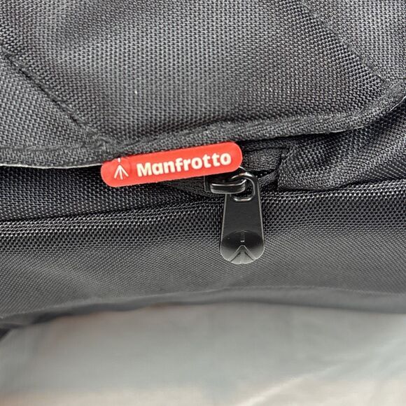 Manfrotto Stile Bella DSLR Camera Shoulder Bag MB SSB-6BB Black 10x7x5 - Picture 6 of 9